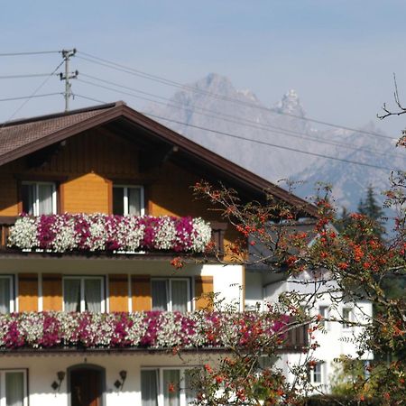 Haus Dachstein Schnitzer Otel Eben Im Pongau Dış mekan fotoğraf