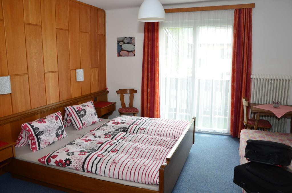 Haus Dachstein Schnitzer Otel Eben Im Pongau Oda fotoğraf