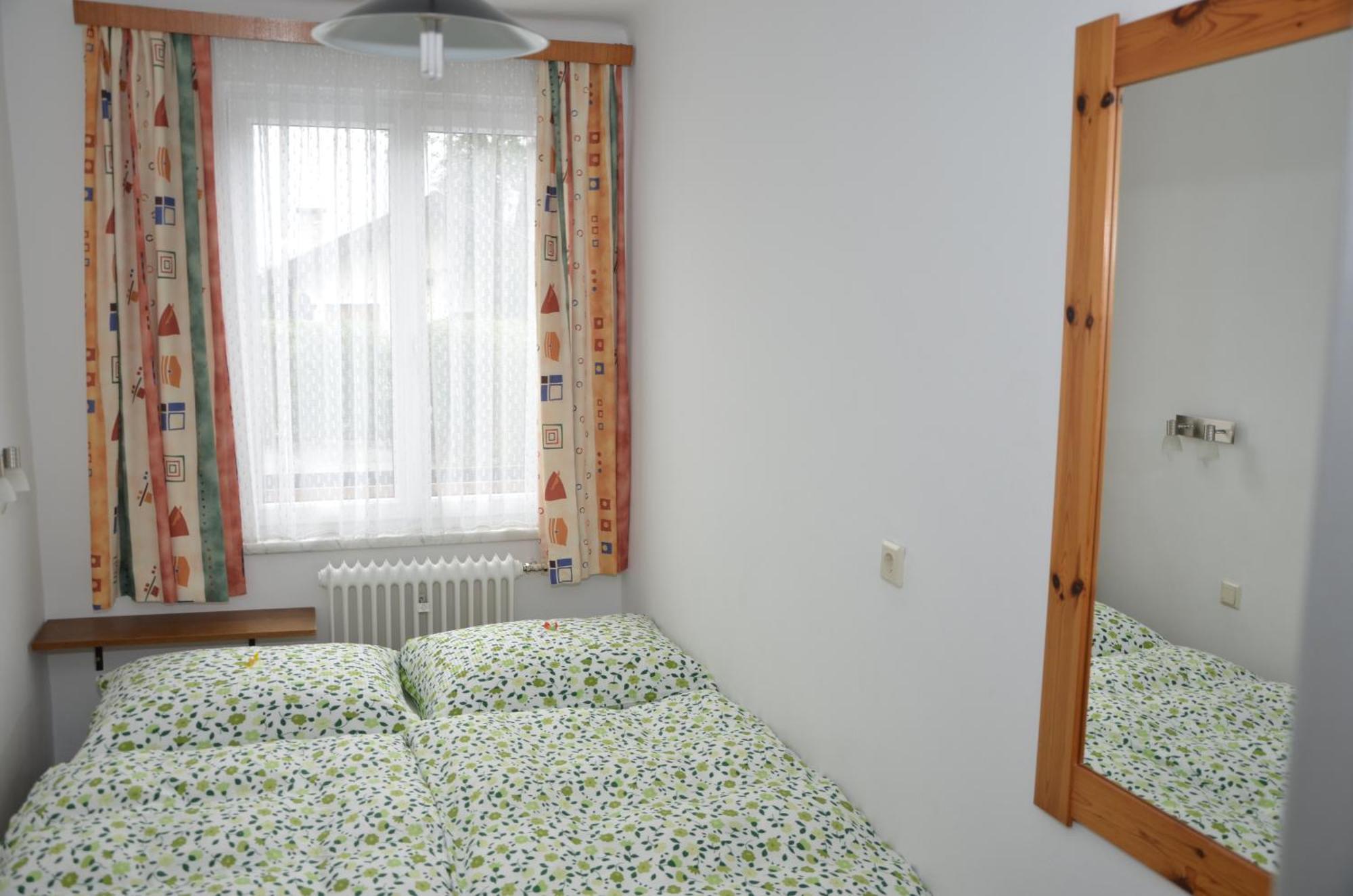 Haus Dachstein Schnitzer Otel Eben Im Pongau Oda fotoğraf