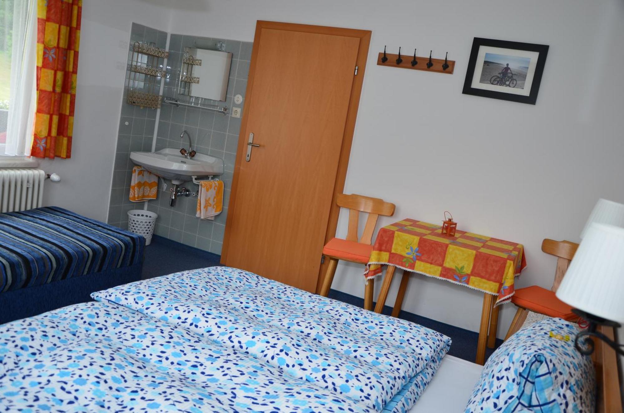 Haus Dachstein Schnitzer Otel Eben Im Pongau Oda fotoğraf