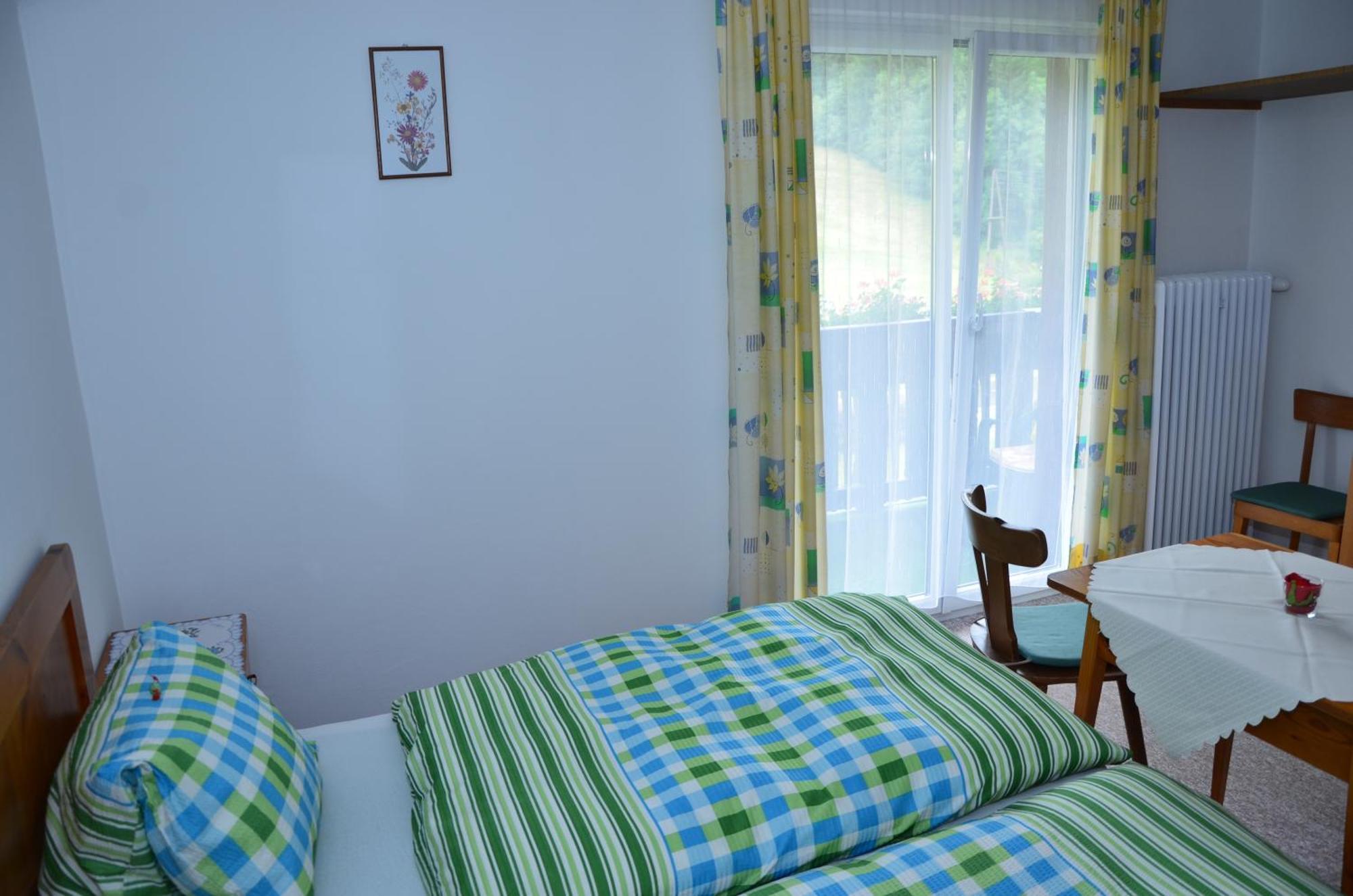 Haus Dachstein Schnitzer Otel Eben Im Pongau Oda fotoğraf